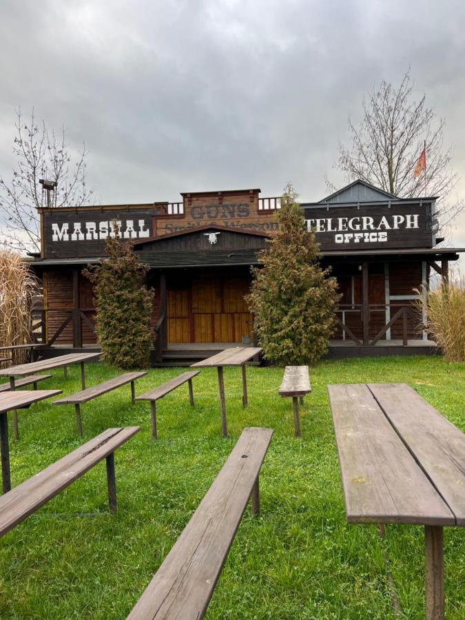 Bubla City Ranch Kopřivnice Exteriör bild
